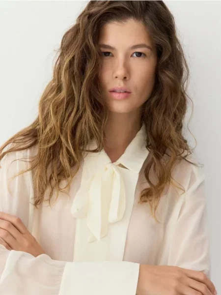 Шелковая рубашка Reserved с бантом