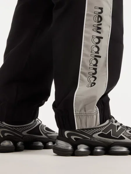 Спортивные штаны New Balance черные