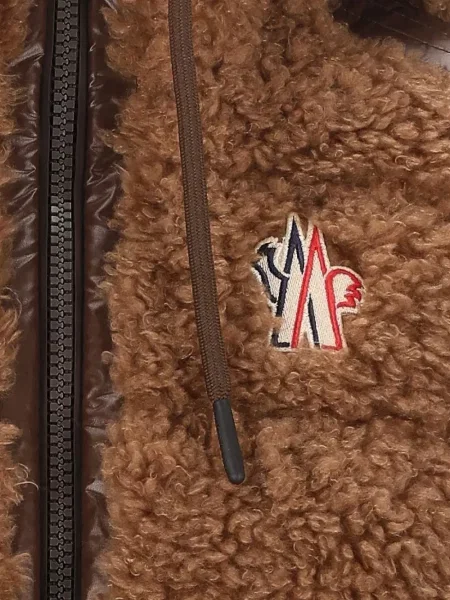 Vestă Moncler Grenoble cu glugă maro