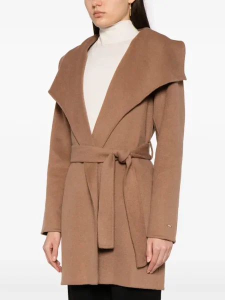 Palton Tahari maro
