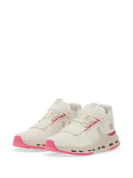 Sneakerși On