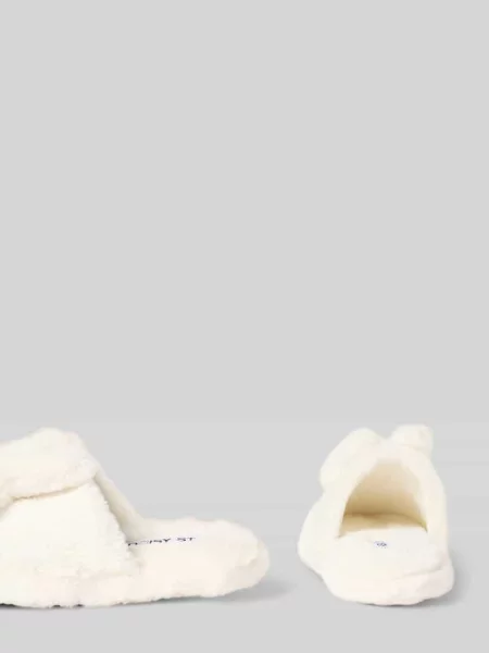 Kapcie ze sztucznego futra model Miffy' Daisy Street białe