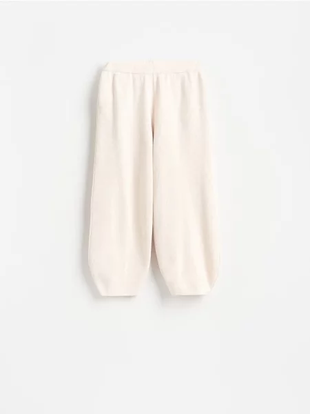 Reserved Pantaloni din tricot barrel leg crem