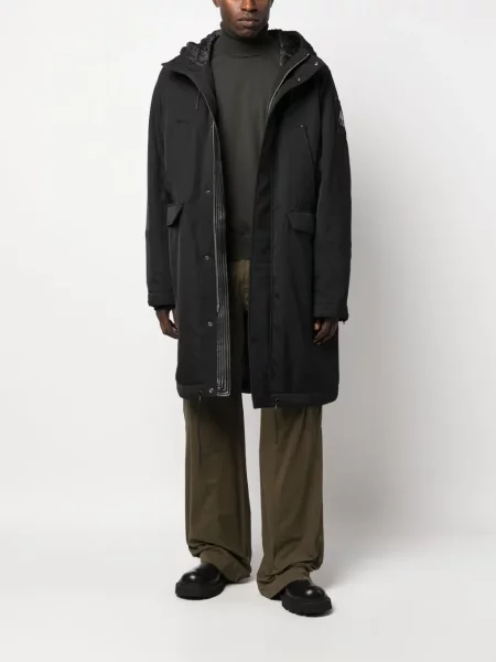 Parka Moose Knuckles su gobtuvu juoda
