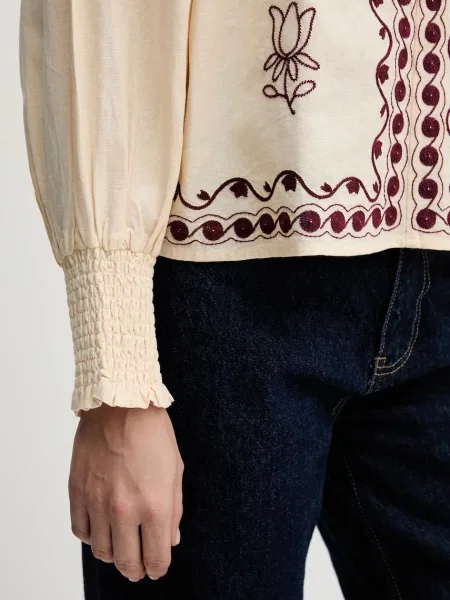 Блузка Hoss Intropia з аплікацією бежевий