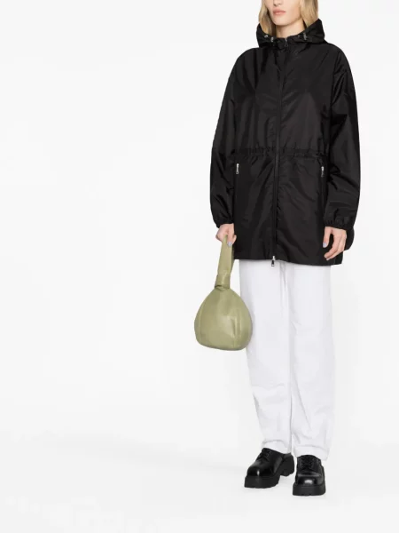 Striukė Moncler su gobtuvu juoda