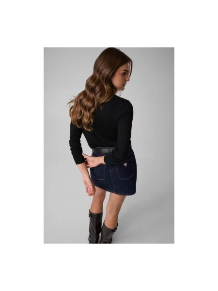 Pulover Guess de mătase cu guler înalt negru