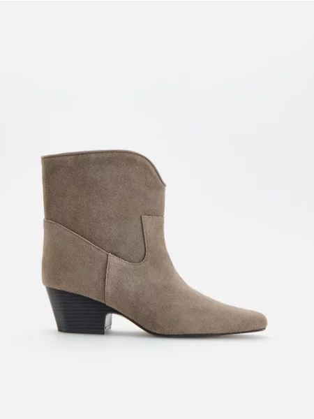 Reserved Botine din piele bej