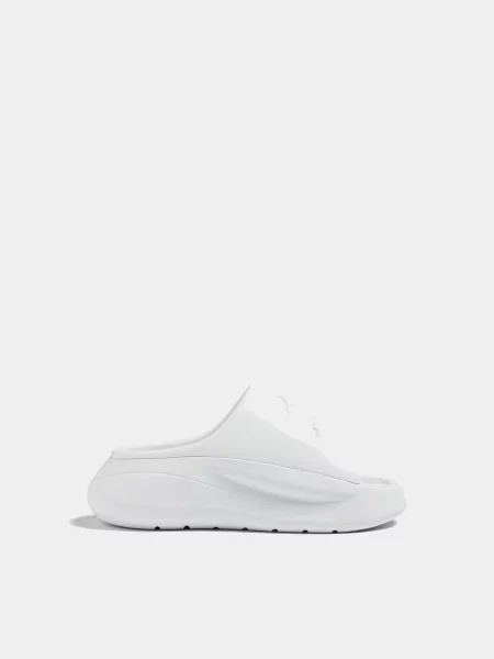 Lacoste Slide Шльопанці Пластмаса білий