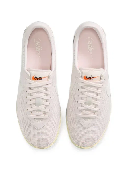 Matlasat sneakerși Nike roz