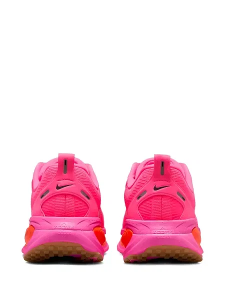 Grafic cămașă Nike alergare cu imagine roz