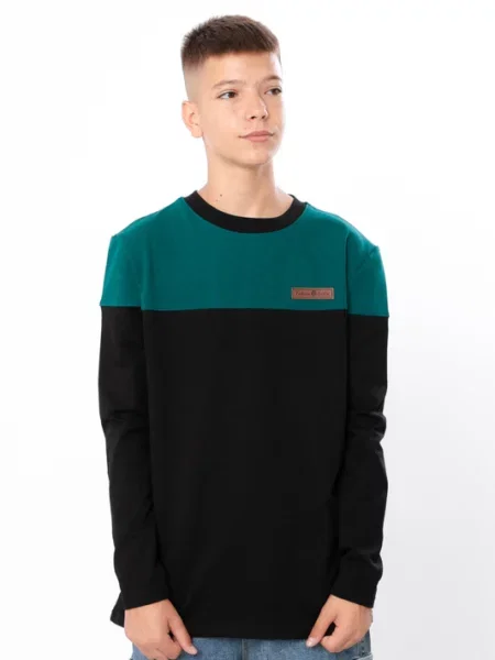 Лонгслив носи своє зеленый