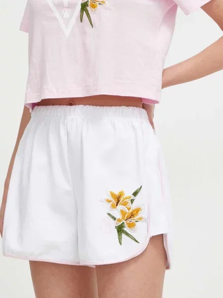 Къс панталон Guess ZOEY бяло