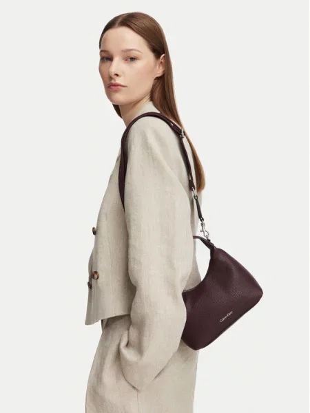 Calvin Klein Táska Bordó