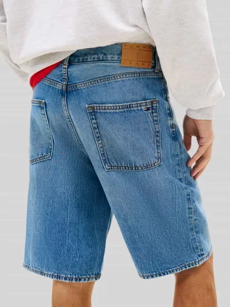 Bermudy jeansowe o kroju relaxed fit z czystej bawełny Tommy Jeans niebieskie