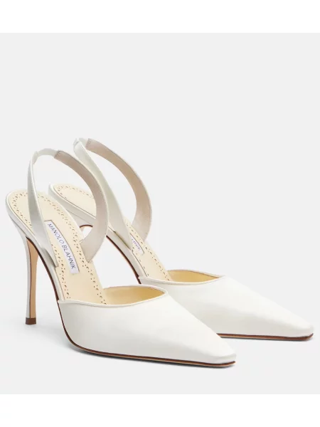Pantofi cu toc Manolo Blahnik din satin slingback alb