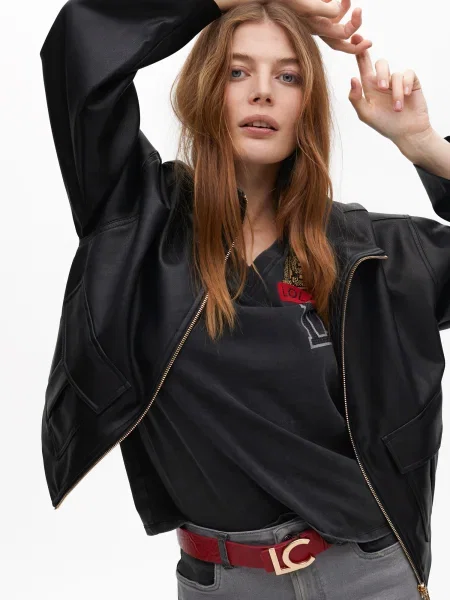 Lola Casademunt Remen svijetloroza crvena