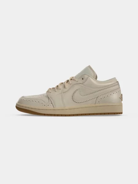 Sneakerși Jordan bej