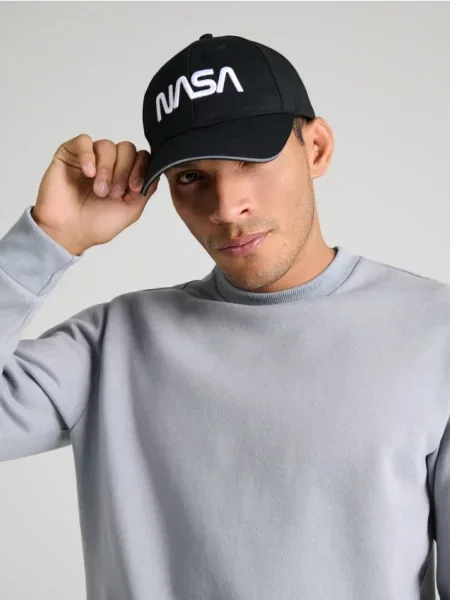 Sinsay Czapka z daszkiem NASA czarny