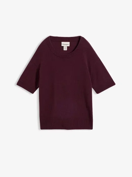 Sweter oversize z krótkimi rękawami i wysoką zawartością wełny czerwony