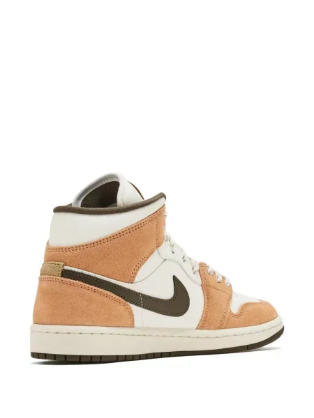 Велурени ретро маратонки Nike Air Max с автограф розово