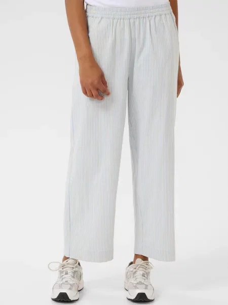 Kaffe Pantaloni KANaya albastru pastel alb