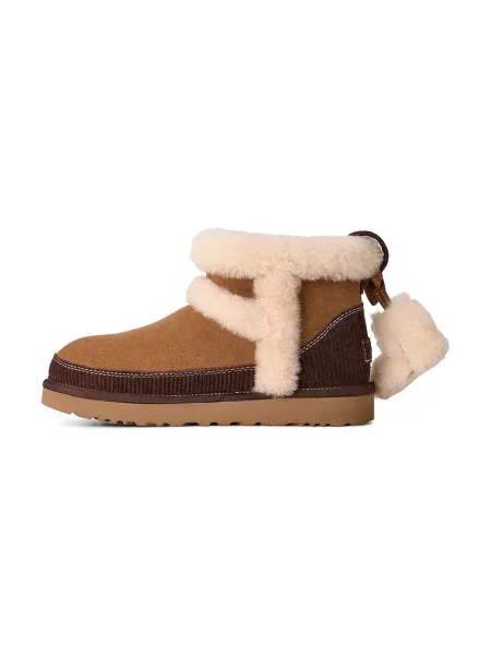 Замшевые классические сапоги Ugg