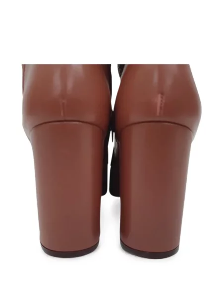 Gležnjače Stuart Weitzman s vezicama s čipkom smeđa