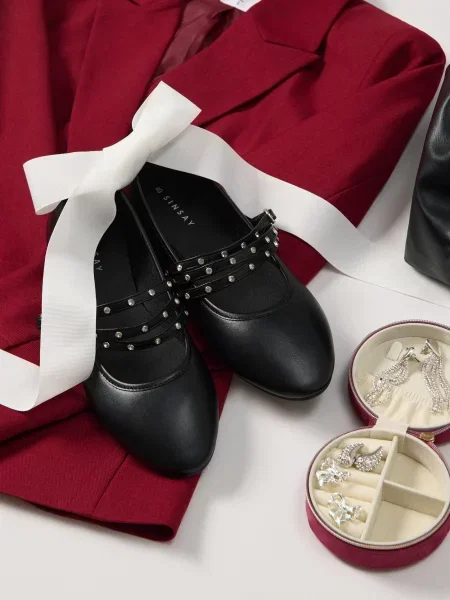 Кожаные балетки Sinsay черные