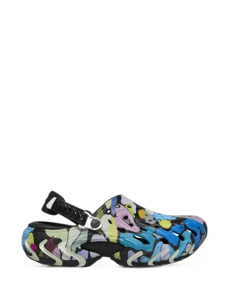 Saboți Crocs cu imagine cu model camuflaj negru
