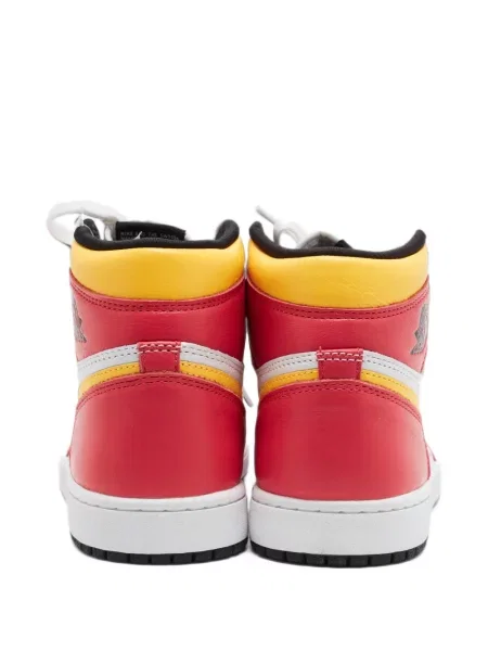 Ретро маратонки Jordan Air Jordan 1 червено