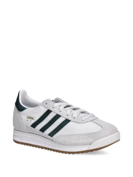 Pruhované slip on tenisky Adidas Campus s výšivkou bílé
