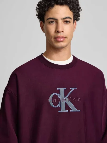 Bluza o kroju oversized fit z wyhaftowanym logo model ‘Premium’ Calvin Klein Jeans bordowa