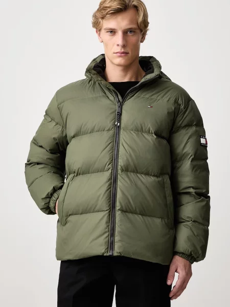 Tommy Jeans geacă cu puf pentru bărbați verde