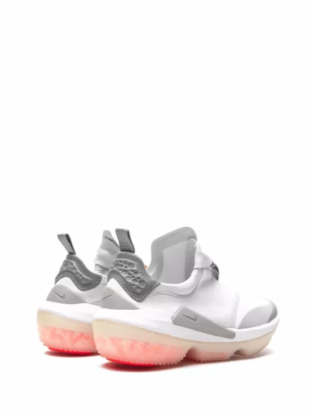 Маратонки Nike бяло