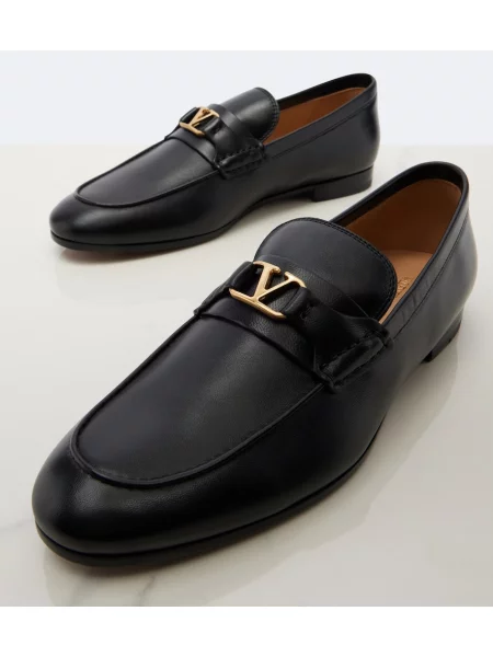 Kožené loafersy Valentino Garavani čierna