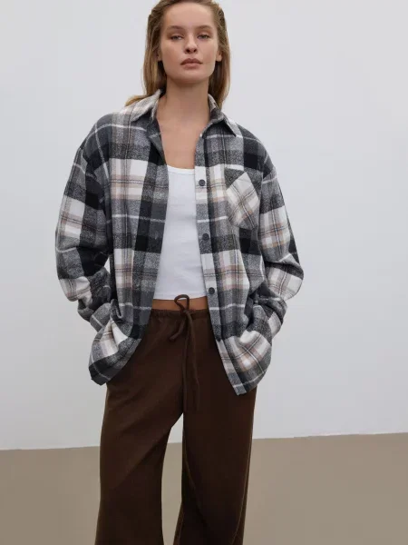 Сорочка в клітинку Estro білий/чорний біла