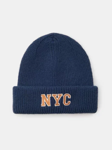 Sinsay Beanie čepice s výšivkou NYC námořnická modrá