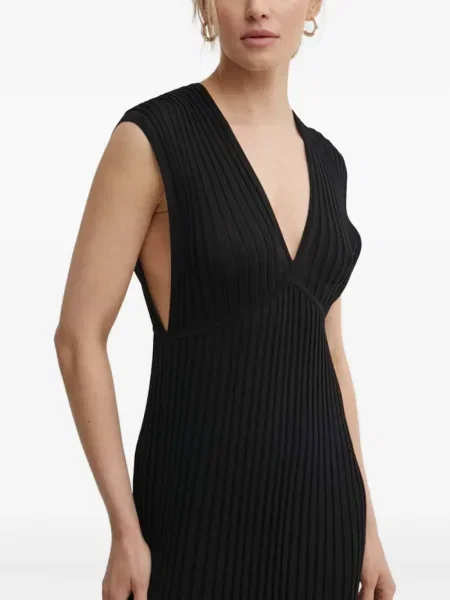 Rochie midi Gestuz cu decolteu în V până la genunchi de costum negru