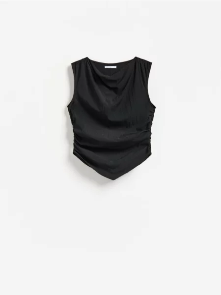 Reserved Top din modal negru