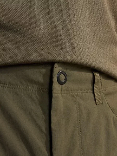 Зауженные лыжные штаны The North Face зеленые