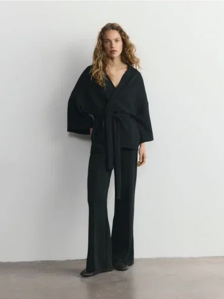 Reserved Pantaloni de trening din modal negru