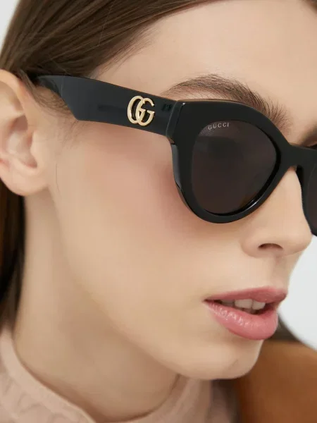 Солнцезащитные очки Gucci черные