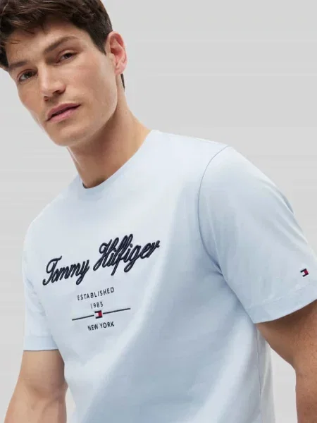 T-shirt o kroju regular fit z czystej bawełny Tommy Hilfiger