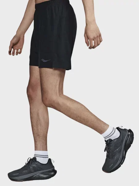 Шорты Saucony черные