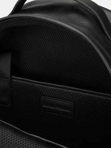 Рюкзак Emporio Armani черный