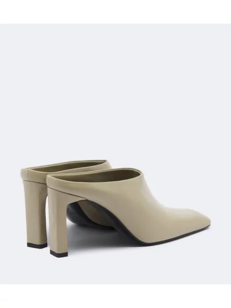 Papuci tip mules Toteme din piele bej
