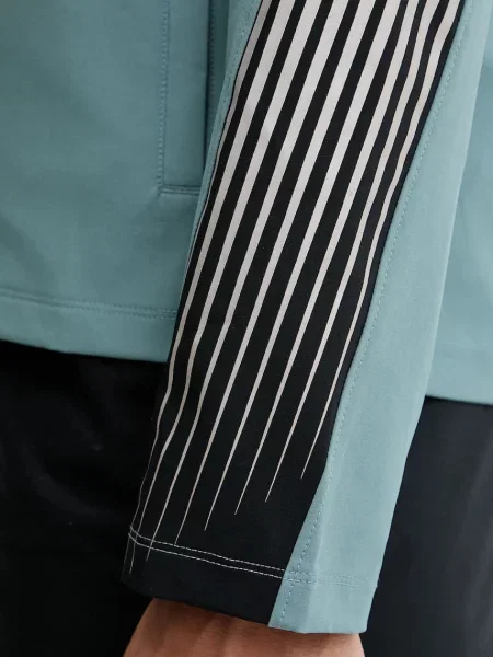 Демисезонная куртка Under Armour зеленая