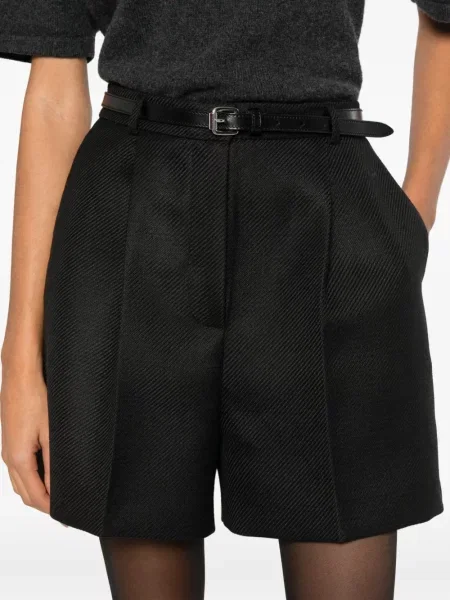 Pantaloni scurți Herskind plisate negru