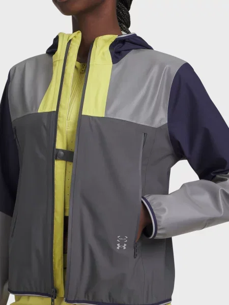 Вітровка Under Armour для бігу сіра